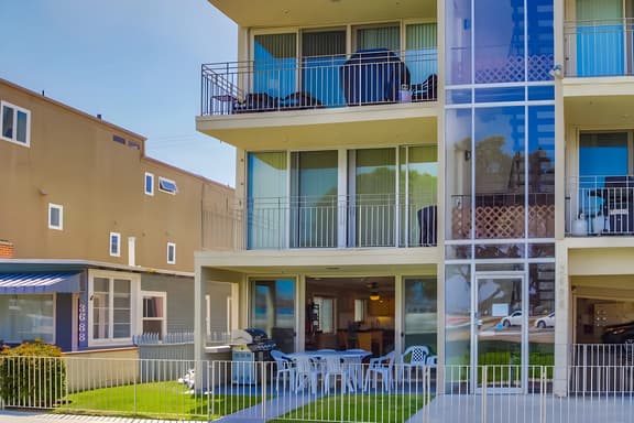 MB 3696 Bayside #G - Image 1